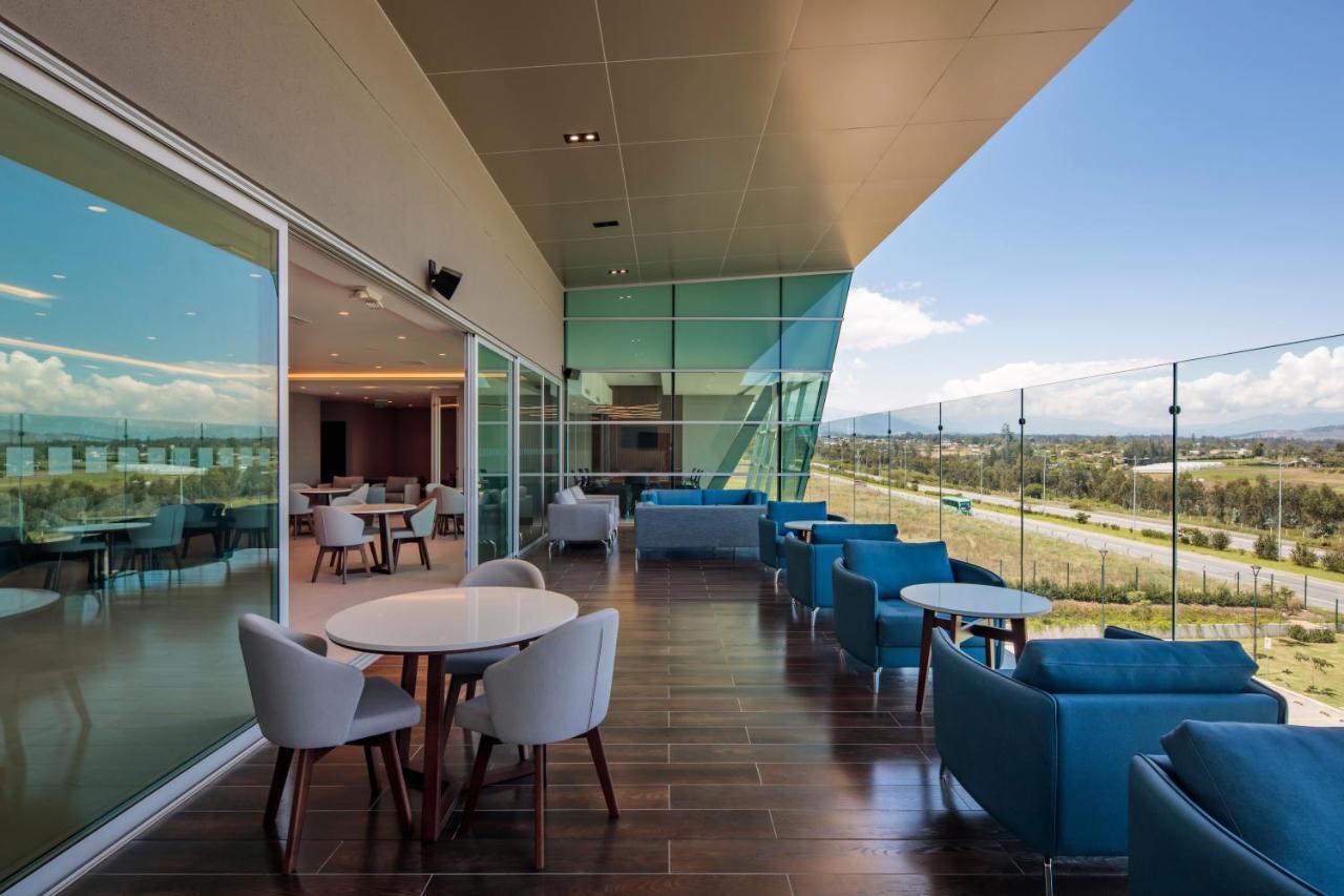 Holiday Inn - Quito Airport By Ihg Табабела Экстерьер фото The VIP lounge at the airport.