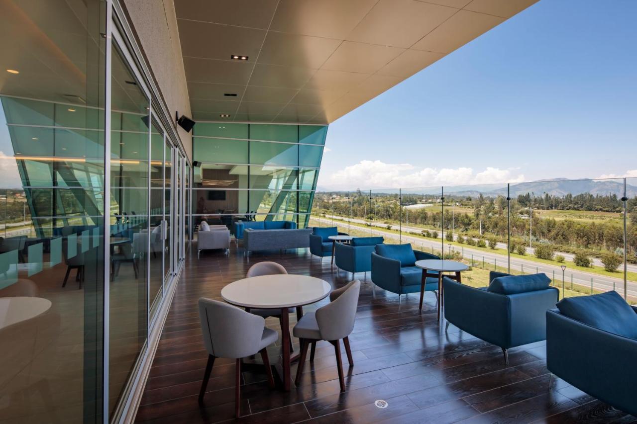 Holiday Inn - Quito Airport By Ihg Табабела Экстерьер фото The VIP Lounge at Santiago International Airport