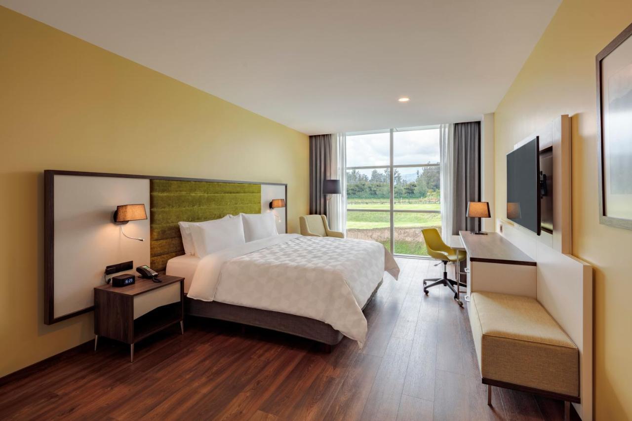 Holiday Inn - Quito Airport By Ihg Табабела Экстерьер фото A typical room at the hotel