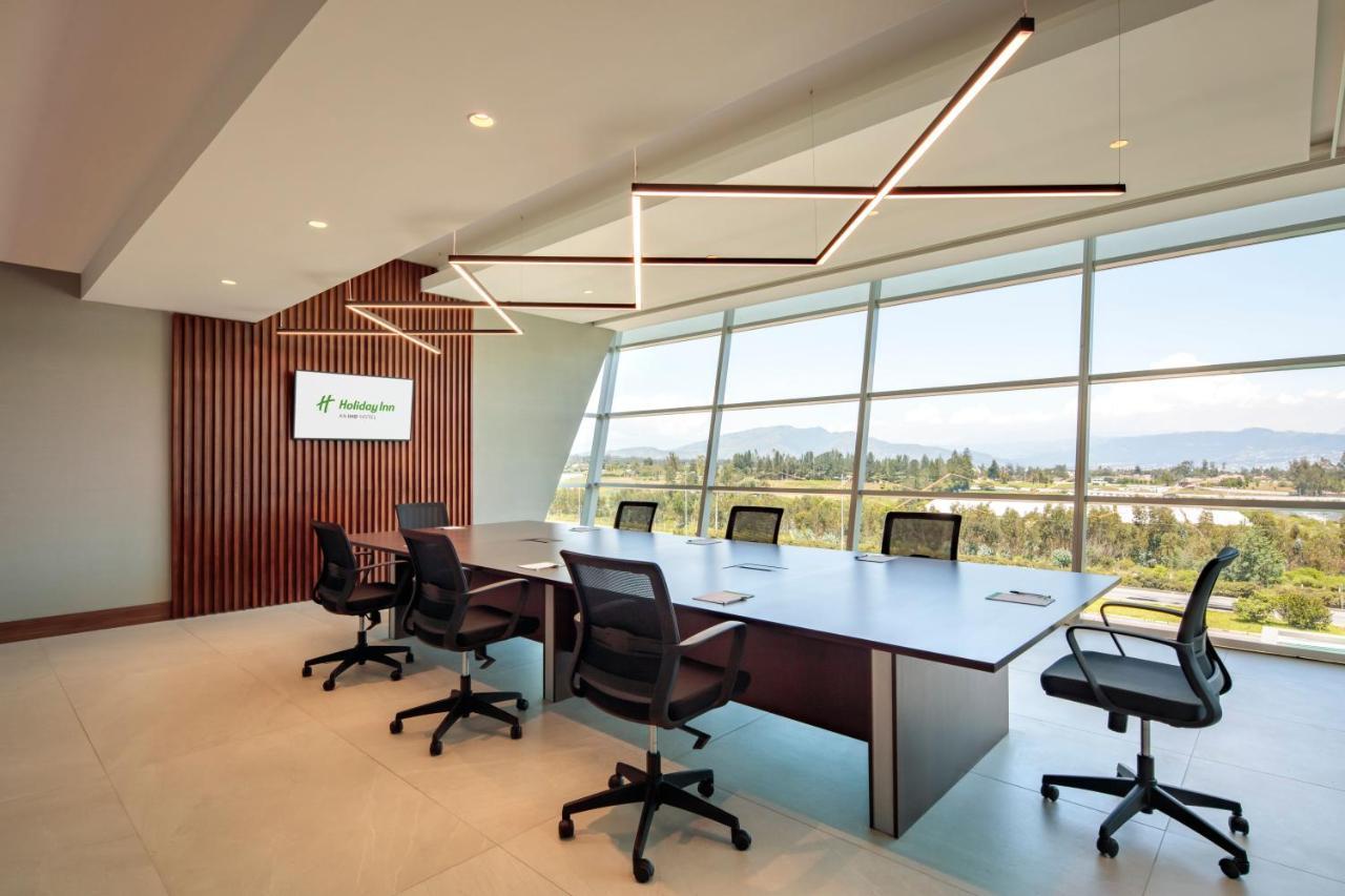 Holiday Inn - Quito Airport By Ihg Табабела Экстерьер фото Meeting room at the headquarters of the National University System
